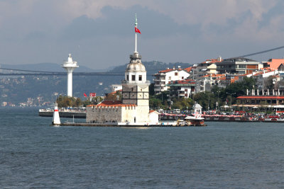  Good view of Kiz Kulesi with Ataturk bridge behind.