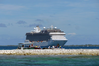 Marina behind snorkel boats, Tiputa Pass
