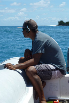 Mana, boat pilot, music lover & dolphin spotter extroardinaire