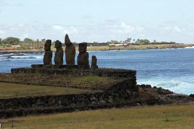 Tahai moia with ahu (platform) & Pacific