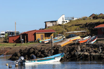 Boats & houses near Hanga Piko