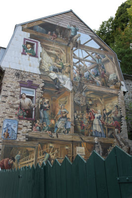 The other mural.