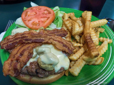 Burger @ Munch's Restaurant and Sundries, St. Petersburg FL