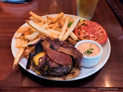 Burger @ Harvest 1160692