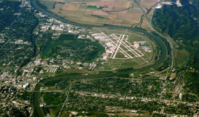 Omaha, Nebraska Eppley Airport from 39,000', Missouri River, with Iowa on the right