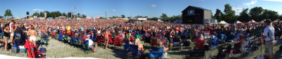 Huge Thursday night crowd at Country Concert 2014
