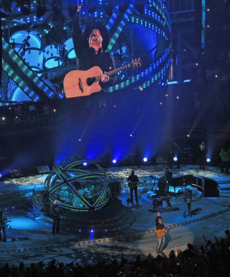 Garth Brooks in Concert (as seen from the cheap seats)