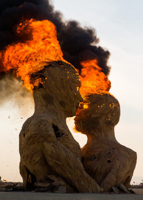 Embrace_Sulpture-Burning Man 2014