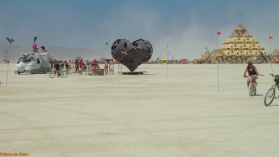 P8301020-1.jpg