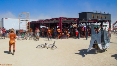 P8301052-1.jpg