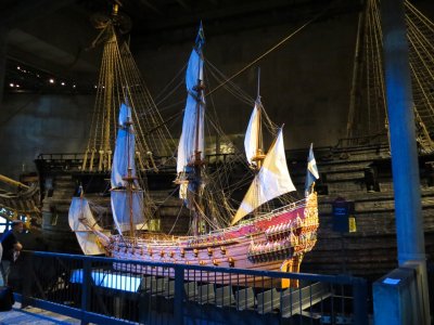 Model of Vasa with the real Vasa in the background
