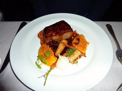 Sirloin with fried vegetables and sherry sauce