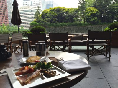 Breakfast with view of Imperial Palace