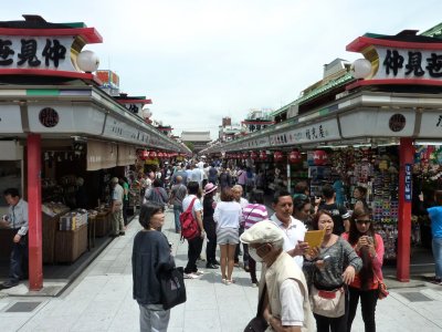Asakusa Nakamise (浅草仲見世) shopping street