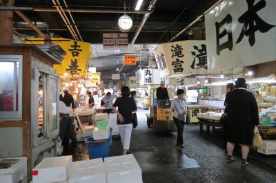 Tsukiji Fish Market (築地市場)