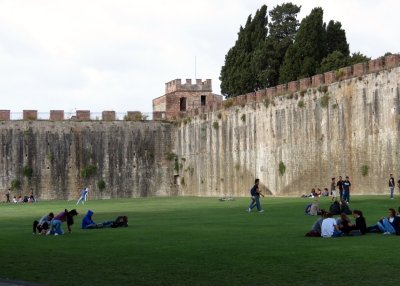 Piazza dei Miracoli inside the wall
