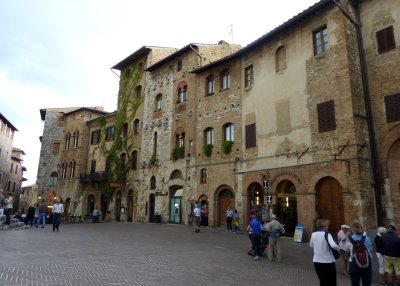 Piazza della Cisterna - town center