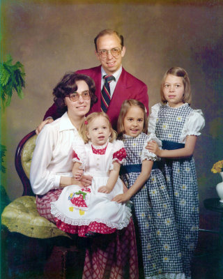 Richard  Maria Gardner Family 1977.jpg