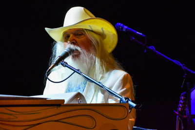 151120-278     Leon Russell, making great music .