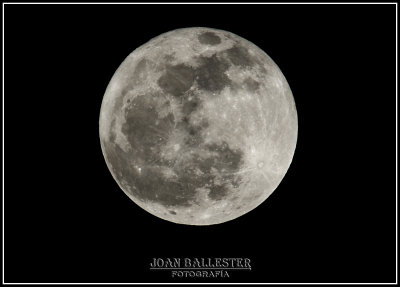 Luna, 16/03/14. D3 + Nikkor 1.7X + Tamron 500mm