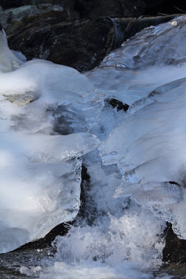 Cascade enveloppe de glace - waterfall wrapped by ice 8954.JPG