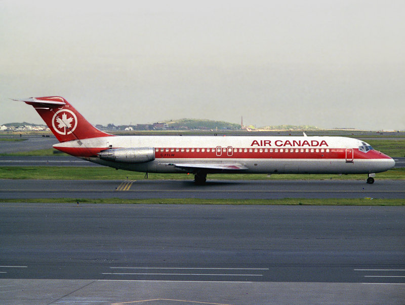 DC9-30  C-FTLW  