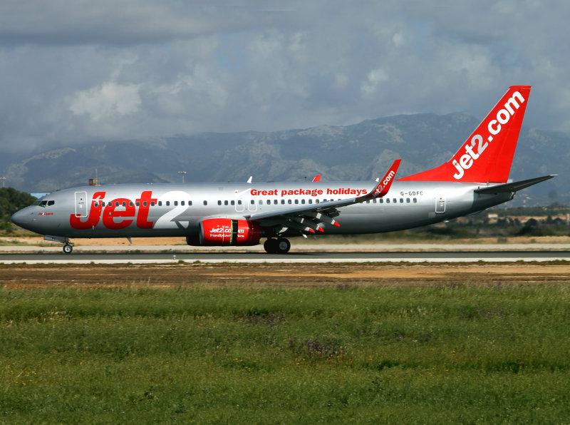 B737-800  G-GDFC  