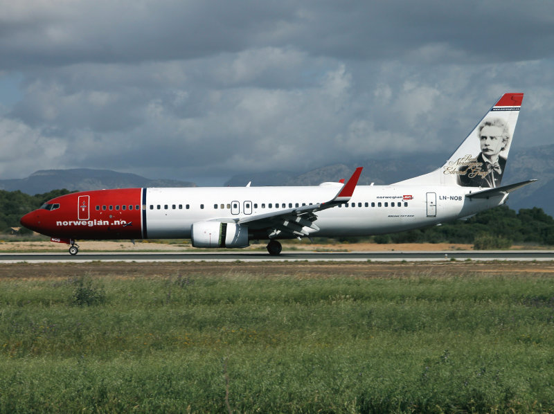 B737-800  LN-NOB