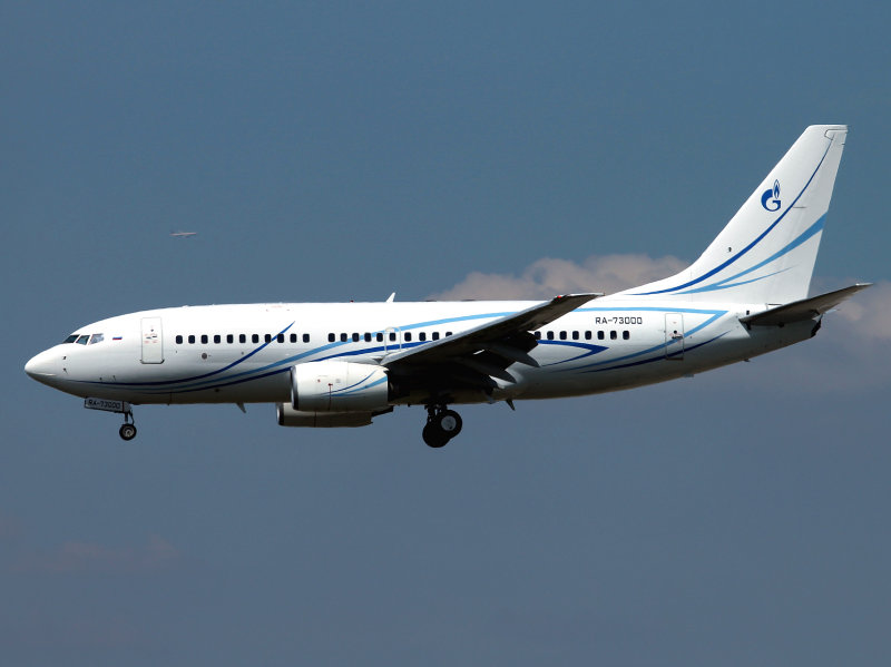B737-700  RA-73000  