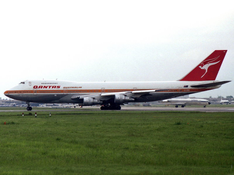 B747-200 VH-EBN 