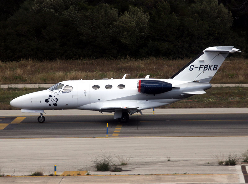 G-FBKB 