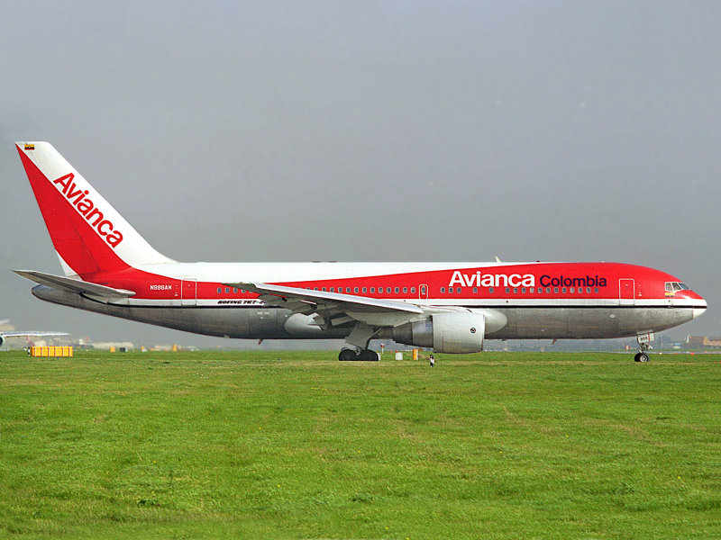 B767-284-ER  N988AN  