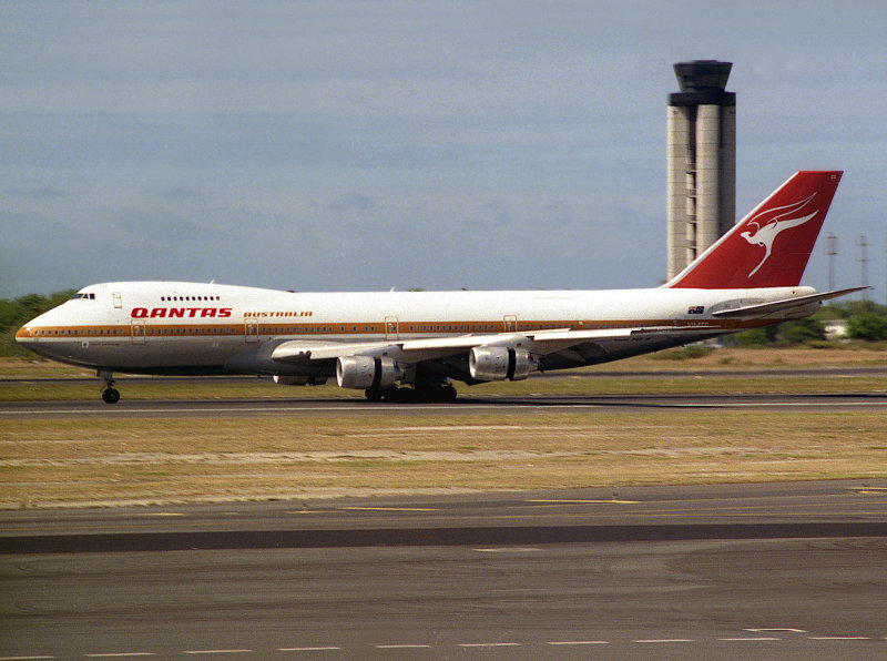 B747-200  VH-ECC  