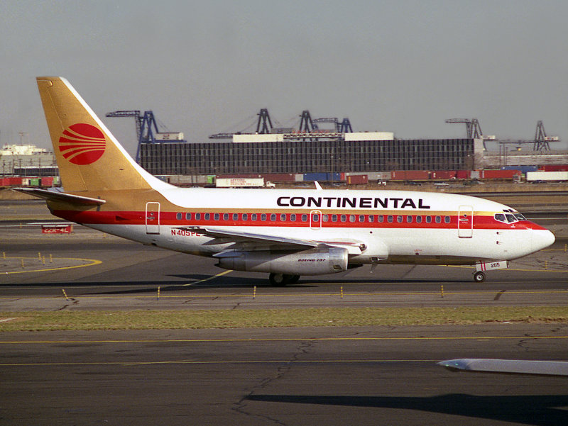 B737-100  N405PE 
