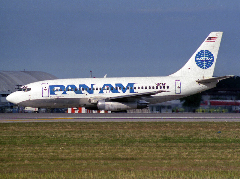 B737-200 N67AF