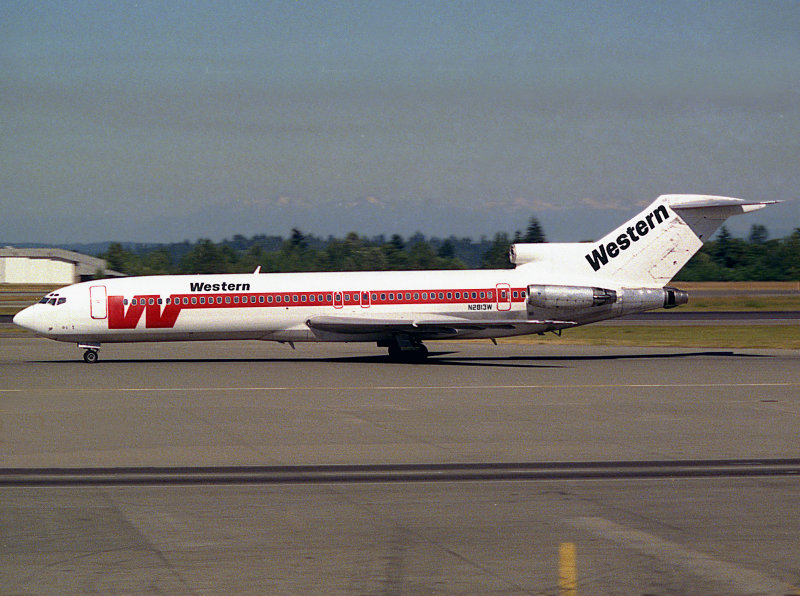B727-200  N2813W  