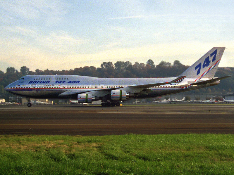 B747-400  N401PW  