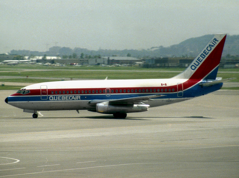 B737-200  C-GQBJ