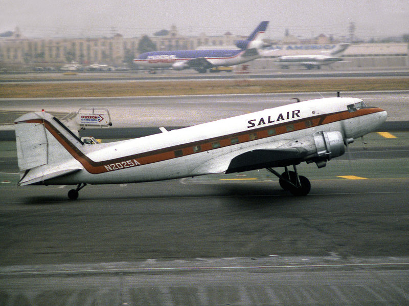 DC3  N2025A  