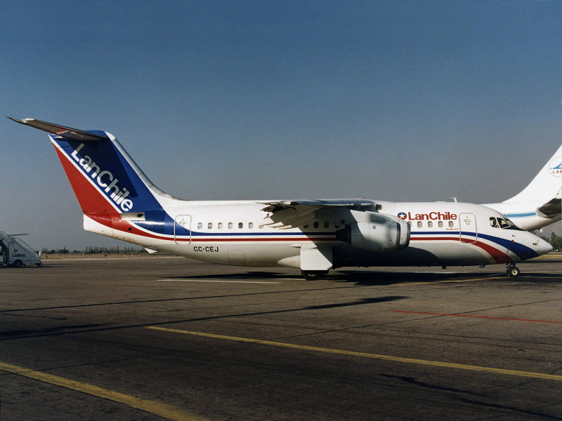 BAE146-200   CC-CEJ 