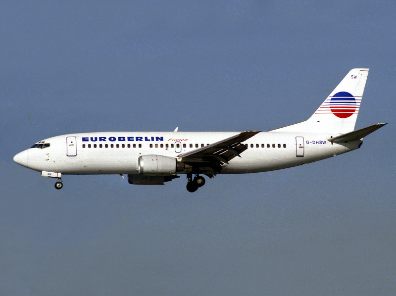 B737-300  G-DHSW  