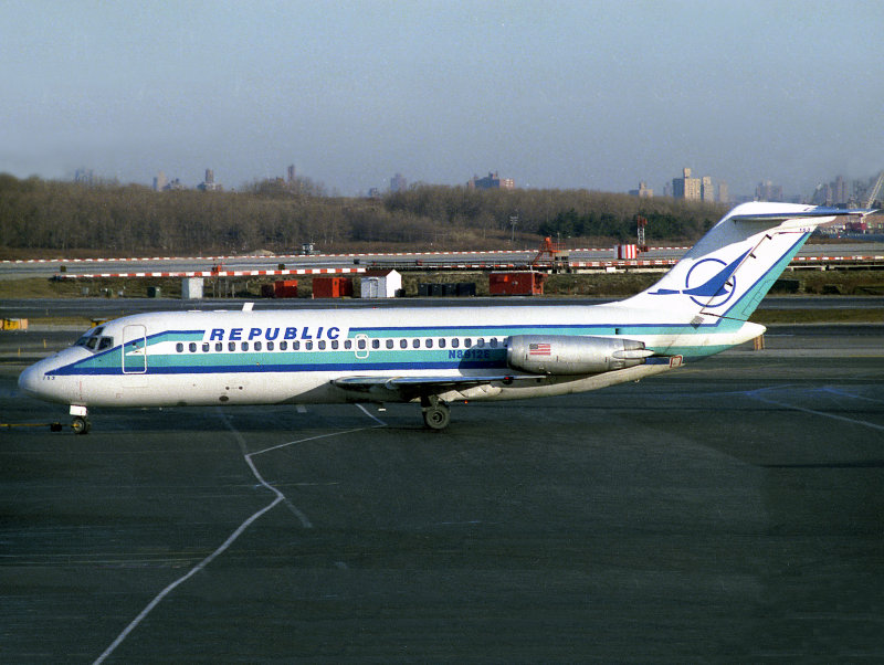 DC9-15 N8912E