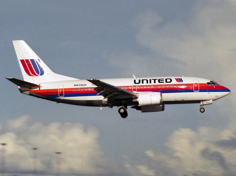 B737-500  N993UA 