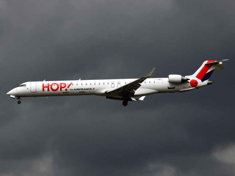 CRJ-1000  F-HMLL  