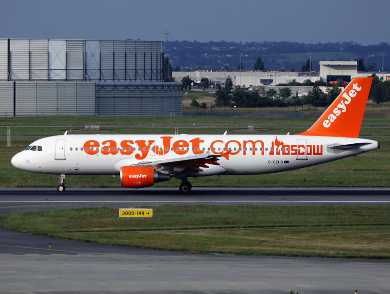 A320  G-EZUG  