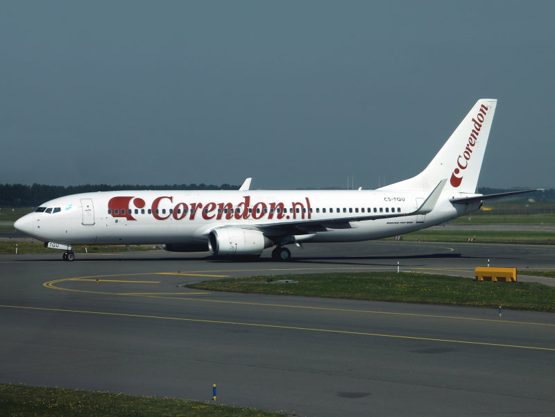 B737-800 CS-TQU