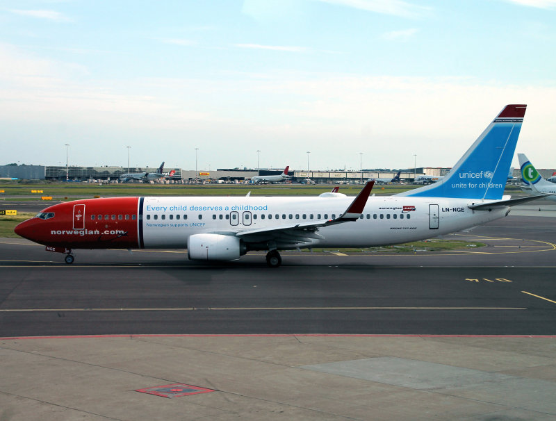 B737-800 LN-NGE