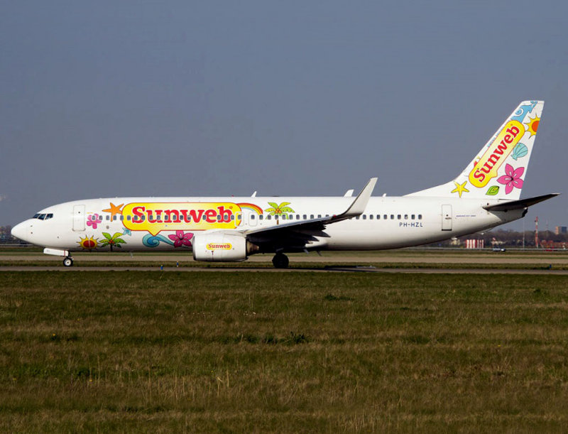 B737-800 PH-HZS