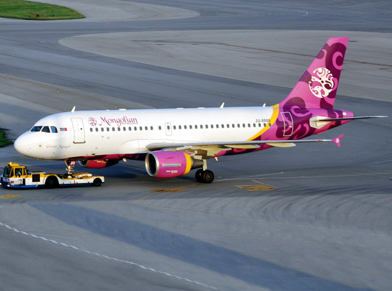 A319  JU-8888 