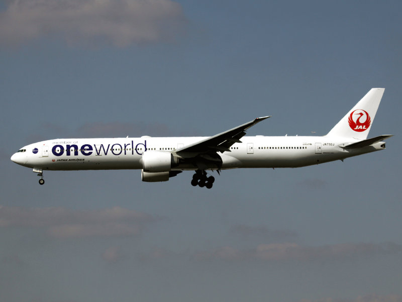 B773 JA-732J